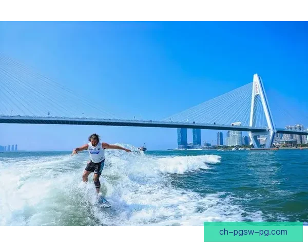 挑战浪尖：冲浪大奖赛的极限竞技