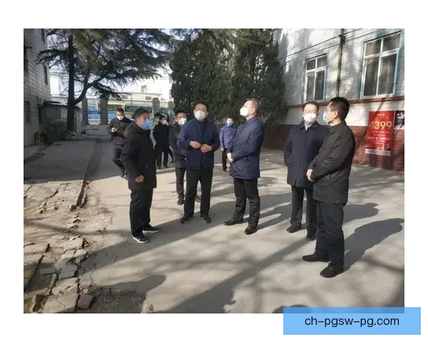 巩固防线，巍然无疆。